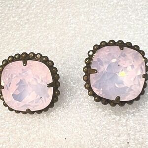 Vintage Sorrelli Stud Earrings Crystal Cushion Cut‎ Brass Tone White Iridescent